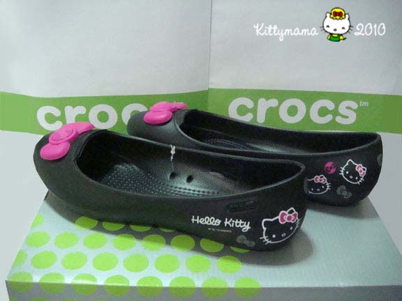 hello kitty crocs womens